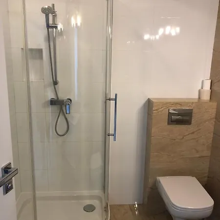 Maja Apartament *